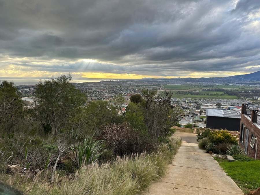0 Bedroom Property for Sale in Mountainside Western Cape